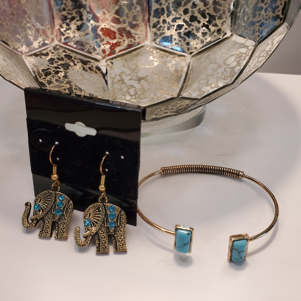 Boho Turquoise Elephant Earrings And Bracelet Set 55$